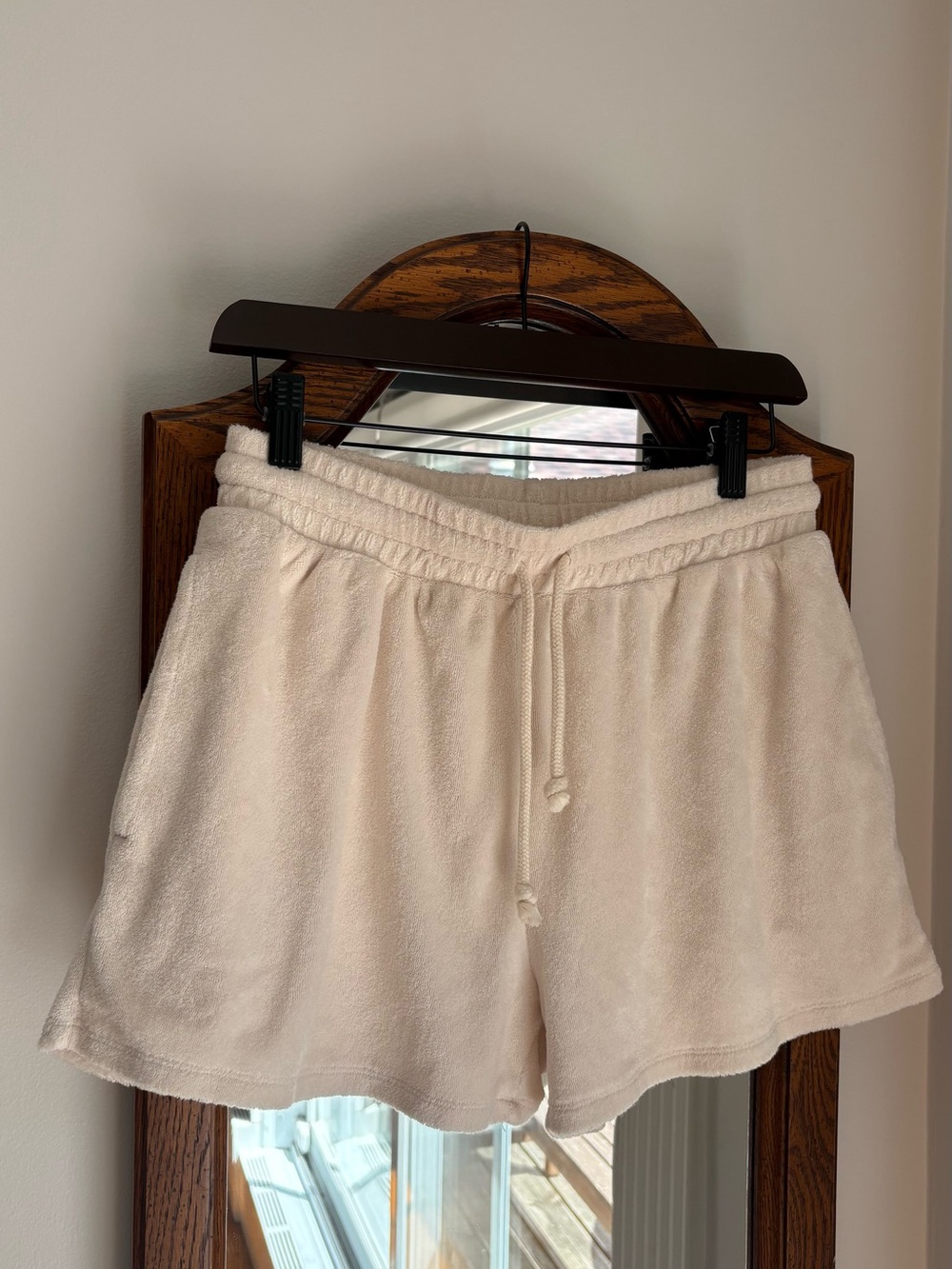 Aritzia Wilfred Cream Terry Cloth Shorts